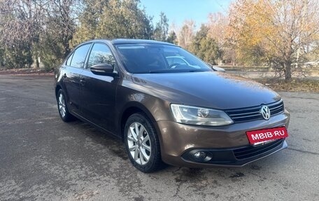 Volkswagen Jetta VI, 2013 год, 820 000 рублей, 3 фотография