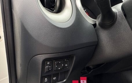 Nissan Juke II, 2011 год, 870 000 рублей, 16 фотография