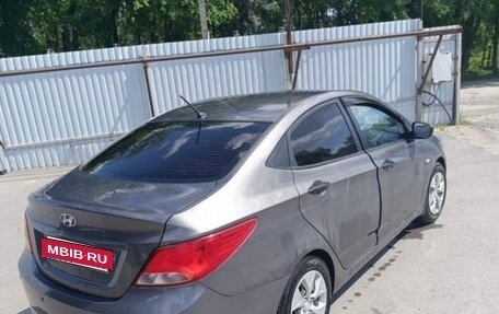 Hyundai Solaris II рестайлинг, 2015 год, 950 000 рублей, 3 фотография