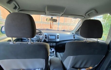 Mitsubishi Outlander III рестайлинг 3, 2008 год, 900 000 рублей, 4 фотография