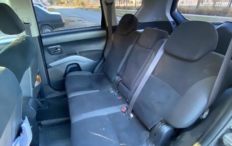 Mitsubishi Outlander III рестайлинг 3, 2008 год, 900 000 рублей, 10 фотография