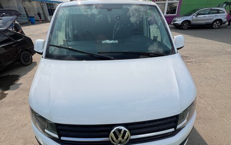 Volkswagen Caravelle T6 рестайлинг, 2016 год, 2 200 000 рублей, 1 фотография