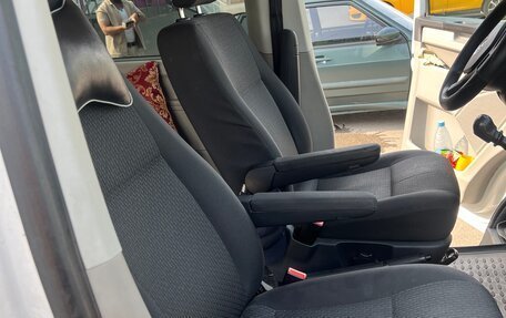 Volkswagen Caravelle T6 рестайлинг, 2016 год, 2 200 000 рублей, 8 фотография