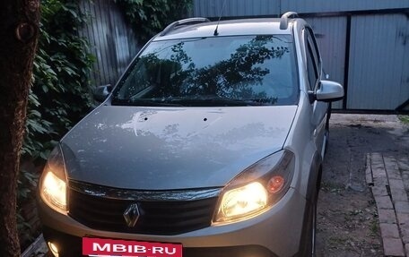 Renault Sandero I, 2014 год, 840 000 рублей, 2 фотография