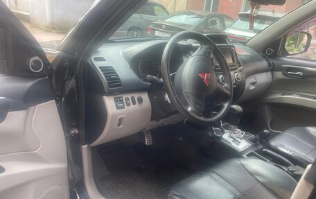 Mitsubishi Pajero Sport II рестайлинг, 2015 год, 2 300 000 рублей, 9 фотография