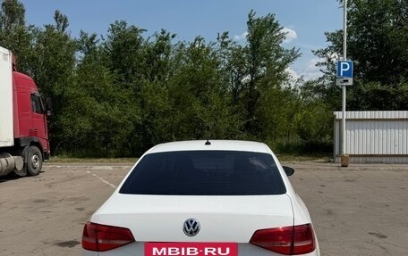 Volkswagen Jetta VI, 2015 год, 1 400 000 рублей, 3 фотография