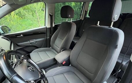Volkswagen Sharan II, 2017 год, 2 250 000 рублей, 16 фотография