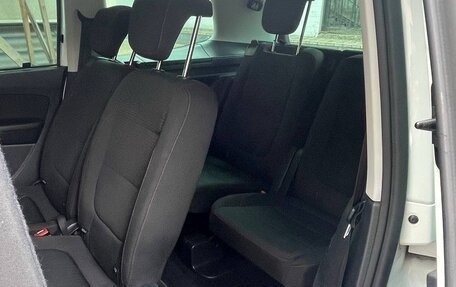 Volkswagen Sharan II, 2017 год, 2 250 000 рублей, 23 фотография