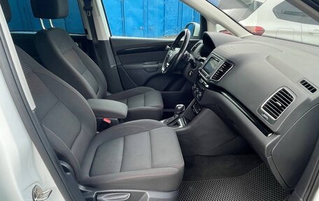 Volkswagen Sharan II, 2017 год, 2 250 000 рублей, 35 фотография