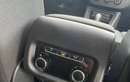 Volkswagen Sharan II, 2017 год, 2 250 000 рублей, 34 фотография