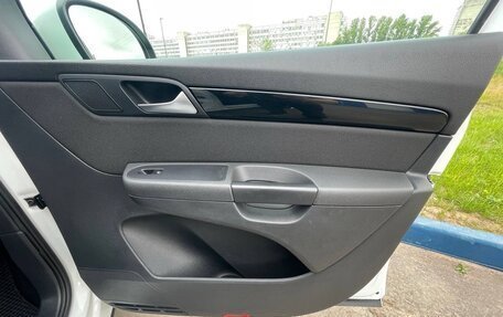 Volkswagen Sharan II, 2017 год, 2 250 000 рублей, 37 фотография