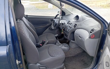 Toyota Yaris I рестайлинг, 2002 год, 155 000 рублей, 6 фотография