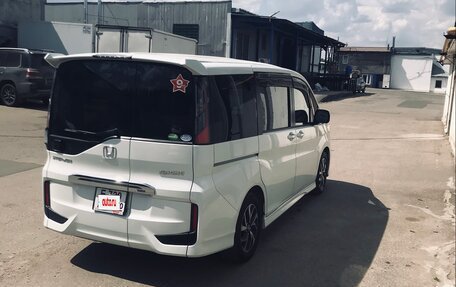 Honda Stepwgn IV, 2018 год, 2 200 000 рублей, 2 фотография