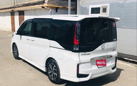 Honda Stepwgn IV, 2018 год, 2 200 000 рублей, 3 фотография