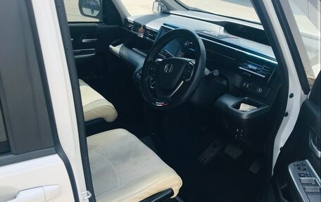 Honda Stepwgn IV, 2018 год, 2 200 000 рублей, 8 фотография