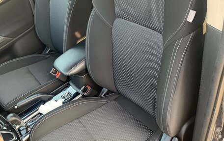 Mitsubishi Outlander III рестайлинг 3, 2019 год, 2 200 000 рублей, 11 фотография