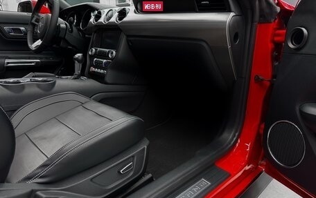 Ford Mustang VI рестайлинг, 2015 год, 3 300 000 рублей, 25 фотография