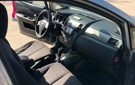 Nissan Tiida, 2010 год, 860 000 рублей, 6 фотография