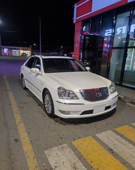 Toyota Crown Majesta, 2005 год, 850 000 рублей, 2 фотография