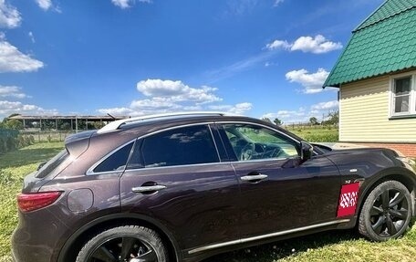 Infiniti QX70, 2015 год, 2 550 000 рублей, 19 фотография