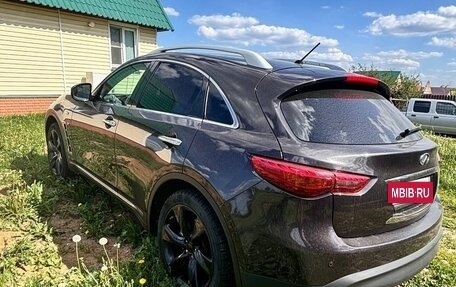 Infiniti QX70, 2015 год, 2 550 000 рублей, 20 фотография