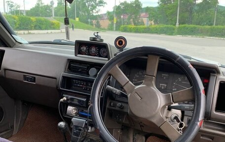 Nissan Terrano II рестайлинг, 1992 год, 500 000 рублей, 6 фотография