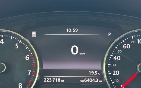 Volkswagen Touareg III, 2012 год, 2 099 000 рублей, 13 фотография