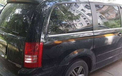 Chrysler Town & Country V рестайлинг, 2010 год, 1 790 000 рублей, 1 фотография