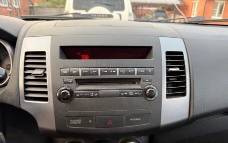 Mitsubishi Outlander III рестайлинг 3, 2008 год, 850 000 рублей, 8 фотография