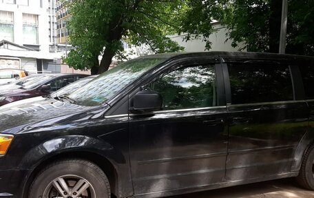 Chrysler Town & Country V рестайлинг, 2010 год, 1 790 000 рублей, 3 фотография