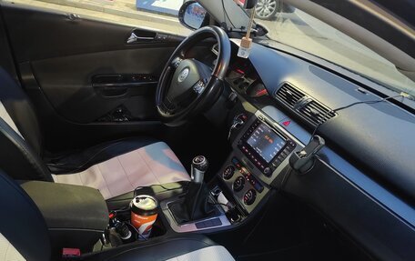 Volkswagen Passat B6, 2005 год, 700 000 рублей, 4 фотография