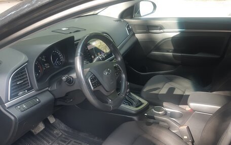 Hyundai Elantra VI рестайлинг, 2018 год, 1 320 000 рублей, 13 фотография