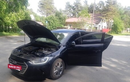 Hyundai Elantra VI рестайлинг, 2018 год, 1 320 000 рублей, 14 фотография