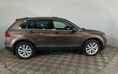 Volkswagen Tiguan II, 2018 год, 2 570 000 рублей, 4 фотография