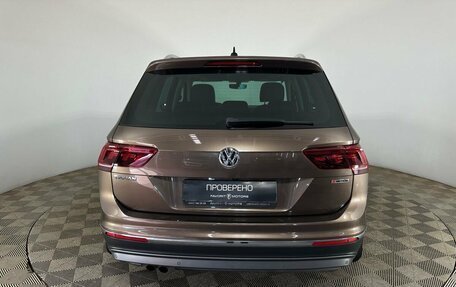 Volkswagen Tiguan II, 2018 год, 2 570 000 рублей, 3 фотография