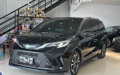 Toyota Granvia, 2022 год, 3 000 000 рублей, 1 фотография