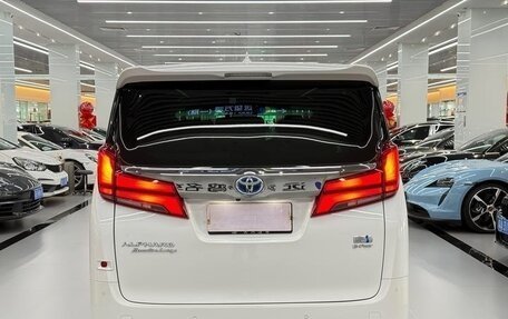 Toyota Alphard III, 2021 год, 7 700 000 рублей, 3 фотография