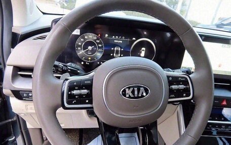 KIA Carnival, 2021 год, 2 490 000 рублей, 16 фотография
