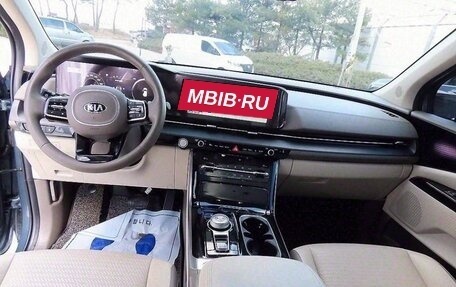 KIA Carnival, 2021 год, 2 490 000 рублей, 17 фотография