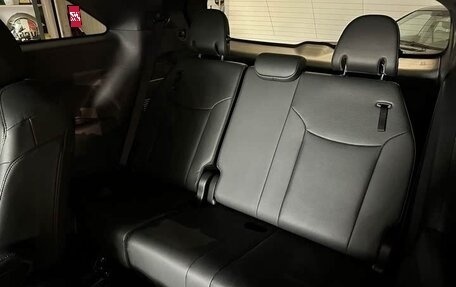 Toyota Granvia, 2022 год, 3 000 000 рублей, 13 фотография