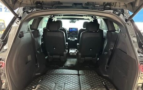Toyota Granvia, 2022 год, 3 000 000 рублей, 19 фотография