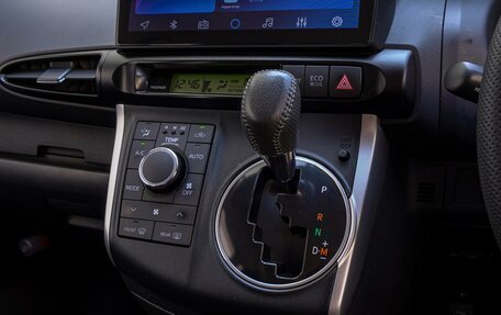 Toyota Wish II, 2009 год, 1 520 000 рублей, 15 фотография