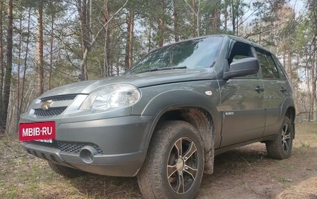 Chevrolet Niva I рестайлинг, 2018 год, 820 000 рублей, 2 фотография