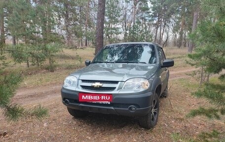Chevrolet Niva I рестайлинг, 2018 год, 820 000 рублей, 5 фотография