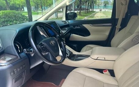 Toyota Vellfire II, 2022 год, 7 000 000 рублей, 8 фотография