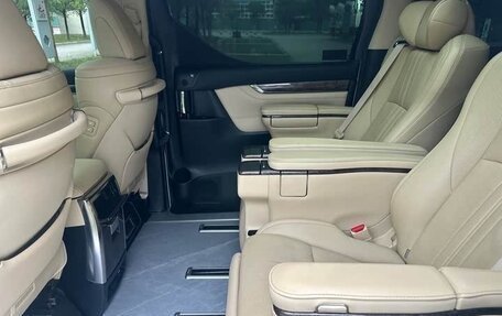 Toyota Vellfire II, 2022 год, 7 000 000 рублей, 9 фотография