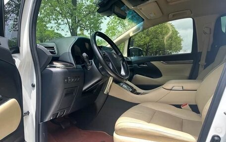 Toyota Vellfire II, 2022 год, 7 000 000 рублей, 10 фотография