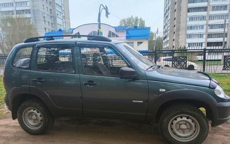 Chevrolet Niva I рестайлинг, 2015 год, 660 000 рублей, 4 фотография