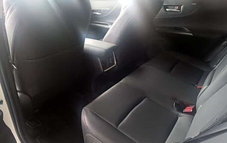 Toyota Venza, 2024 год, 3 297 000 рублей, 16 фотография