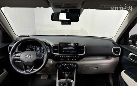 Hyundai Venue I, 2022 год, 1 800 000 рублей, 7 фотография